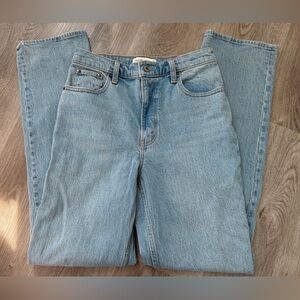 Women’s Abercrombie & Fitch 90’s Ultra High Rise Straight Jeans - Size 27/4 Long
